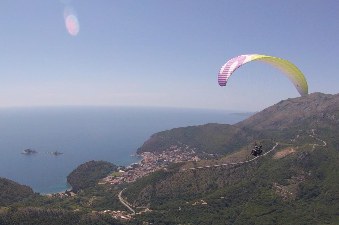 Paragliding Montenegro: A Thrilling Opportunity for Adventure and Relaxation by the Adriatic Sea